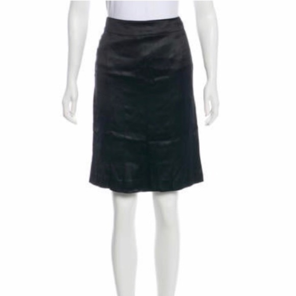 Chanel 100% Silk Pleated Pencil Skirt - 2005